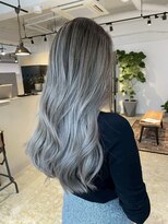 メリー オオサカ(Merly Osaka)&nbsp;smoky gray balayage