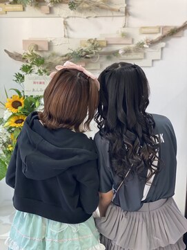 ヘアセットサロンエッジ(Edge) お友達と推し活ハーフツインアレンジ