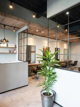 アヴァロンテ アットウィルヘアー(A VOLONTE at will hair)