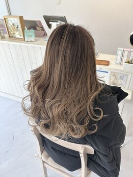 ロペ(ROPE) 白髪ぼかしバレイヤージュ　【ROPE 横須賀中央】