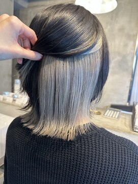 ティティアンバイイザ(titian by IZA) ★ブリーチカラーインナーカラーミディアムレイヤー派手髪