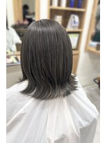 トゥエンティ(twenty)&nbsp;白髪をいかしたハイライト