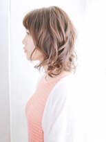 ヘアメイク ナル(hair make nalu) ツヤ系ピンクベージュの外ハネミックスカール