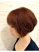 秋カラーの愛され前下がりボブ