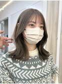 くすみベージュ
