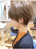 【mee.】くびれショート  厚めバング　小顔　カカオベージュ