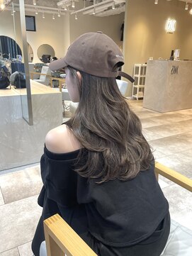 ザックラフィネ(ZACC raffine) グレーベージュ/ブリーチなしカラー/レイヤーロング