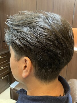 ヘアサロン大野 艶出専科本店 メンズビジネス、2ブロック