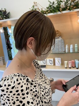 エイトヘアー(8 HAIR) ミディアムからバッサリスタイルチェンジ！ショートボブに！