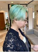 刈り上げ前下がりハンサムショートビビットライムグリーン