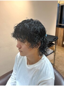 ビハインドザカーテン(BEHIND THE CURTAIN) 【外国人風癖毛パーマ】メンズウルフ