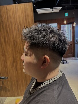 アンドワークス 2nd(&WORKS) スキンフェードショート