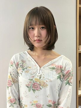 アム(am) 透明感オリーブブラウン/レイヤーカット/ハッシュカット