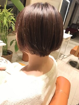 アロハララ(ALOHA LaLa) 〔ALOHALaLa〕アドミオ×デザインカラー×ショートボブ