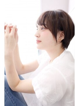 ネオリーブ クーロ(Neolive curro) 頭の形が綺麗に見える★耳掛け人気ショート