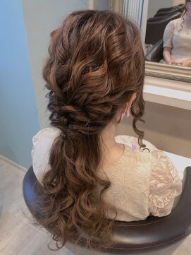 ヘアセットアリエス(aries) ローポニー