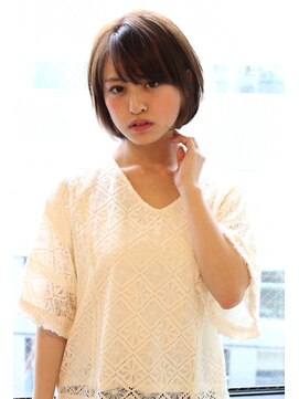 レウナ 外苑前(Reuna) 20代30代40代大人可愛いショートスタイル　暗めカラーでも可愛い