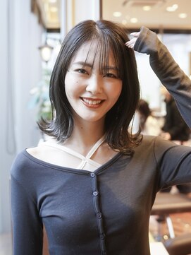 ビュートリアム 梅田(BEAUTRIUM) 外ハネロブ/シースルーバング/グレージュ/くびれ/梅田/茶屋町