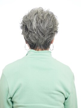 えがお美容室 【えがお美容室】分け目が気になる方に◎ショートスタイル