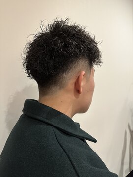 パルトネル(Partner) フェードカット×ツイストパーマ