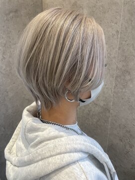 ガーデンエス 府中店(GARDENes) 【ホワイトベージュ】【ショートウルフ】