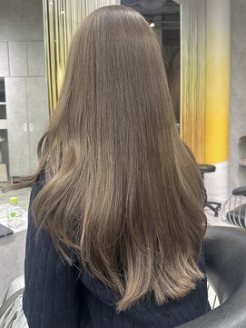 シティ(CITY) ロングレイヤーカット×グレージュカラー【CHICA】