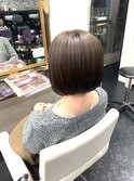 白髪ぼかしハイライト 前下がりボブ