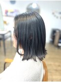 艶感のある外ハネミディアム