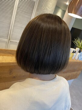 ツリーズ(Trees) 切りっぱなしボブ