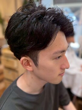 ニーナ 三軒茶屋(nina) ツーブロック&フェザーパーマ