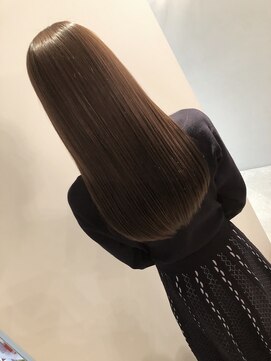 グランドライン(GRAND LINE) 《GRANDLINE》ミネコラ、うる艶ロング　カーキベージュ