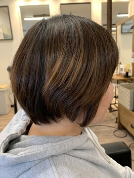 ショートボブ