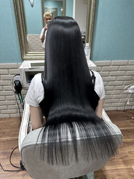 リリー(Re.ly) 艶々ロングヘア