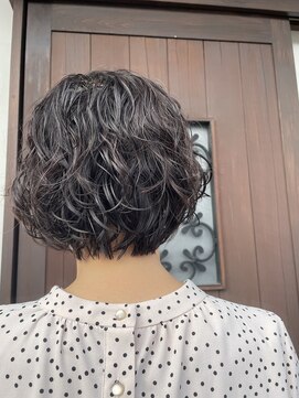 ヘアーサロン レンリ ミディアムパーマスタイル