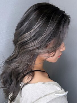 アンド ティグル クマモト(&.TIGRE KUMAMOTO) グレージュ/ヨシンモリ/くびれヘア/レイヤーカット/髪質改善