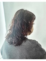 ゼル ビッグアイ(ZELE) ミディアムウルフパーマ