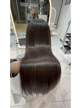 ロンドルピナス 小倉(Lond Lupinus) ミディアムレイヤーカット/似合わせカット/大人ガーリー/20代