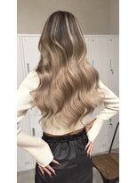 ジゼル(gisele) シャドールーツ×ツヤ感ロングレイヤー