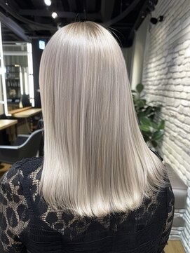 ネハス ナガオカ(nehus.nagaoka) ブリーチ/イメチェン/ホワイトブロンド/外ハネボブ/美髪