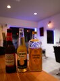 ヨルプラスディ(yoru+D)&nbsp;夜はお酒も提供しています。一杯飲みながらリラックスタイム。
