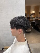 メンズクル(men's quru.)&nbsp;ツイストスパイラルパーマツイスパ刈り上げセンターパート勝川駅