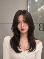 ベル 新宿(Belle) 大人ヘア 毛流れヘア レイヤーカット ベージュカラー ロング
