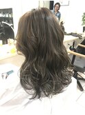 イルミナカラー×ミディアムボブ