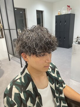 カルロイースタイル(CARLO e-style) 波巻きパーマ