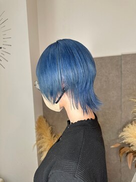 ヘアーデザインルアナ(Hair design Luana.) 明るめブルー