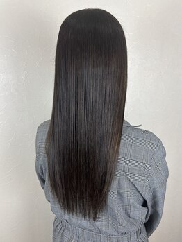 テュセ ヘアー 京都(Tu sais hair kyoto)の写真/【四条大宮1分/縮毛矯正の匠】自然な仕上がりでリピート多数◆カラーとの組み合わせもできダメージレスに◎