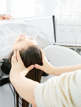 トライブ(Tribe)の写真/【古川駅近】少人数×完全マンツーマンサロンのTribe！気になる髪のお悩みも相談しやすい雰囲気が嬉しい♪
