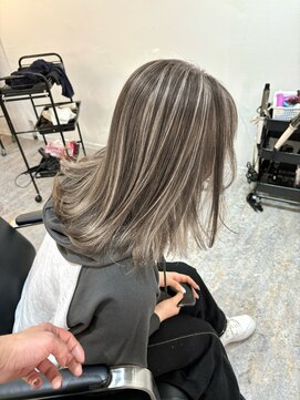 ブレンド 渋谷(BLend) 20代30代40代白髪ぼかしハイライト小顔ショートボブミニウルフ