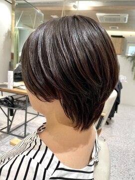 ゼストララ(ZEST Lara) 【YUICHI】サイド切り込みショート【吉祥寺】