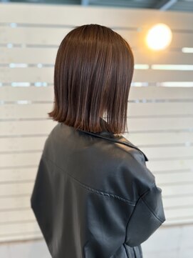 シダ(sida) 10代20代イメチェン切りっぱなしボブ